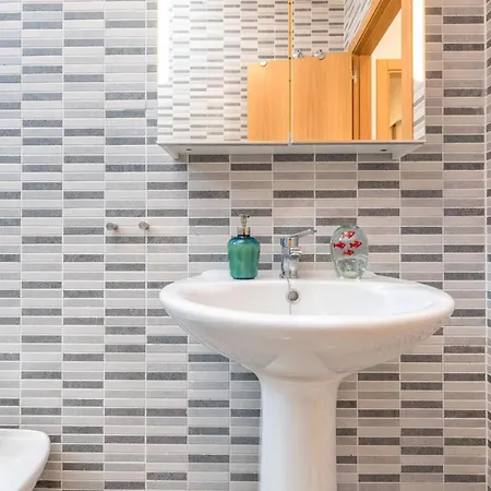 Jinetes Penthouse In By Solaga Homes Apartment *